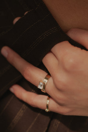 1.0ct Emerald East West F/VS1 CVD Diamond Classic Solitaire Engagement Ring