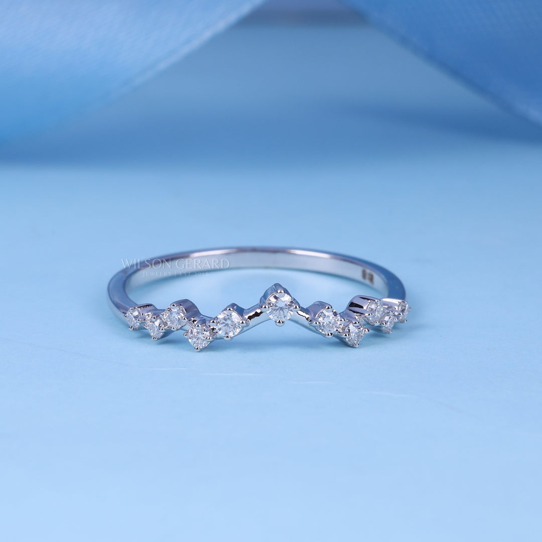 Round E/VS1 Lab Grown Diamond Cluster Curved Wedding Band