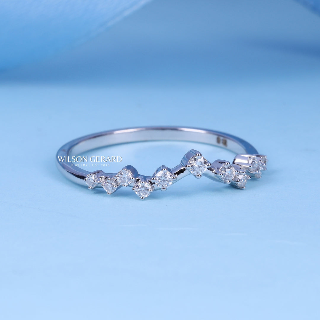 Round E/VS1 Lab Grown Diamond Cluster Curved Wedding Band