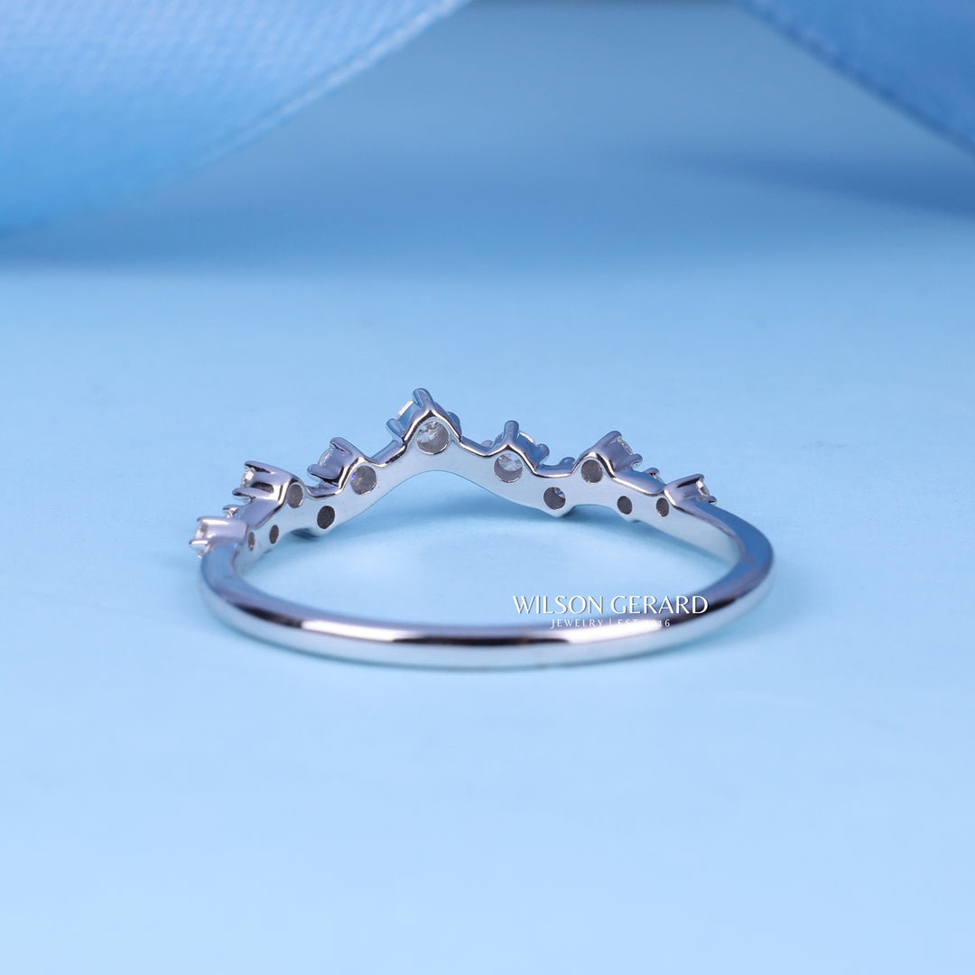 Round E/VS1 Lab Grown Diamond Cluster Curved Wedding Band