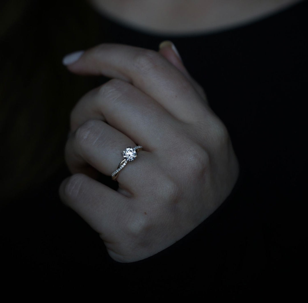 0-89-ct-round-solitaire-cvd-e-vs1-diamond-engagement-ring