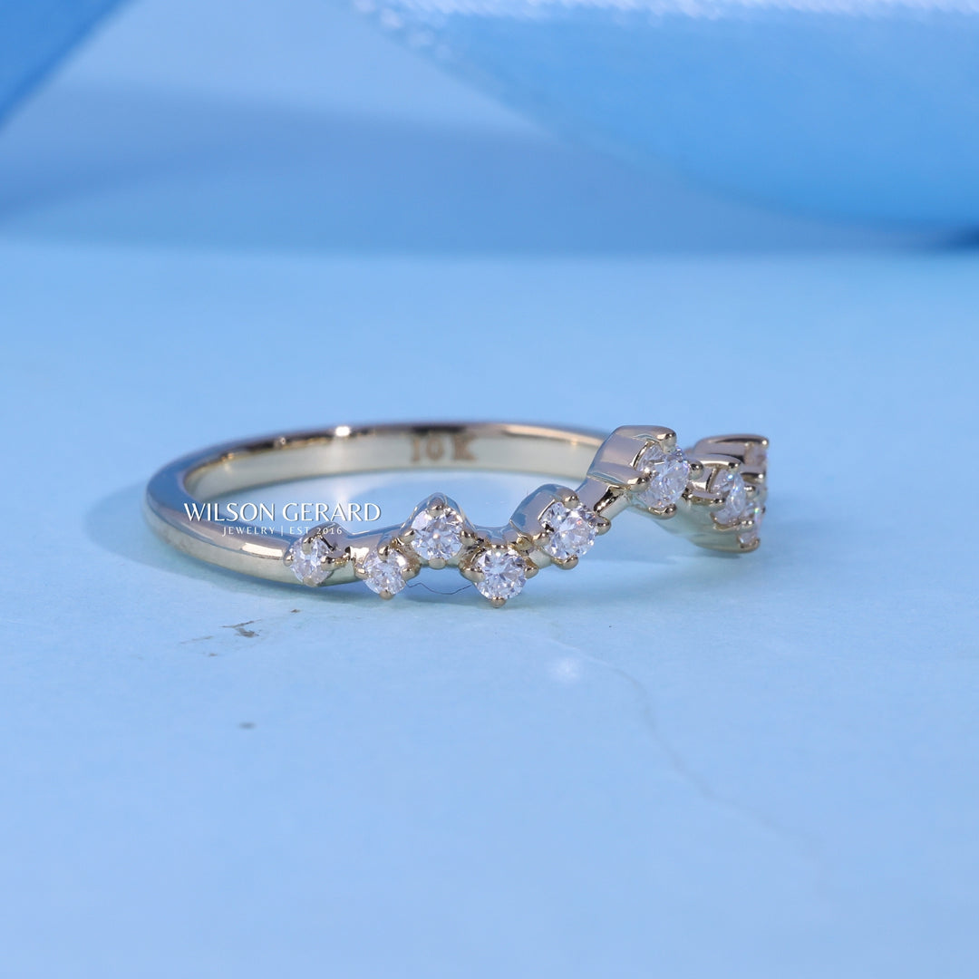 Round E/VS1 CVD Diamond Cluster Curved Wedding Band