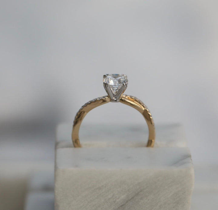 0-89-ct-round-solitaire-cvd-e-vs1-diamond-engagement-ring