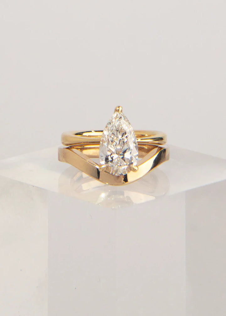 1.50CT Pear E/VS Lab Grown Diamond Unique Solitaire Engagement Ring With Wedding Band