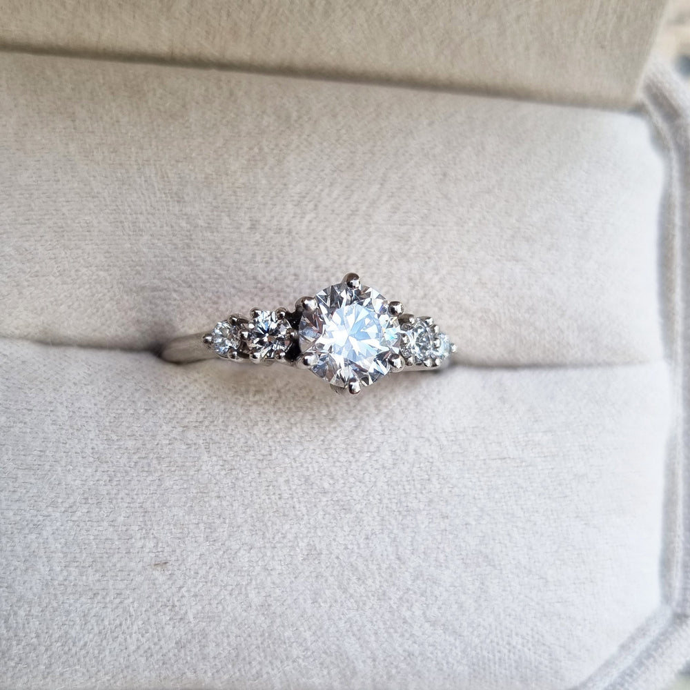 round-five-stone-d-vvs1-lab-grown-diamond-engagement-ring