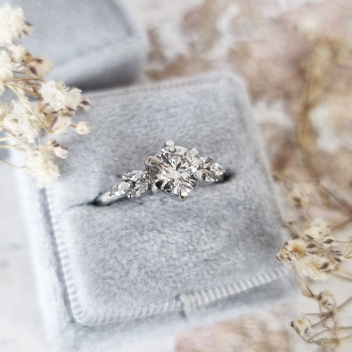 round-cut-cluster-e-vs1-lab-grown-diamond-engagement-ring