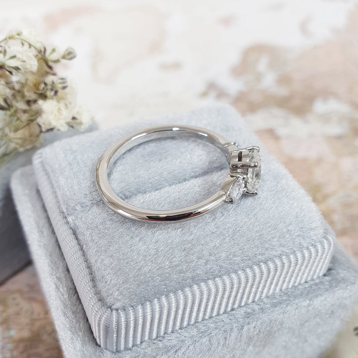 oval-cut-three-stone-f-vs1-lab-grown-diamond-engagement-ring