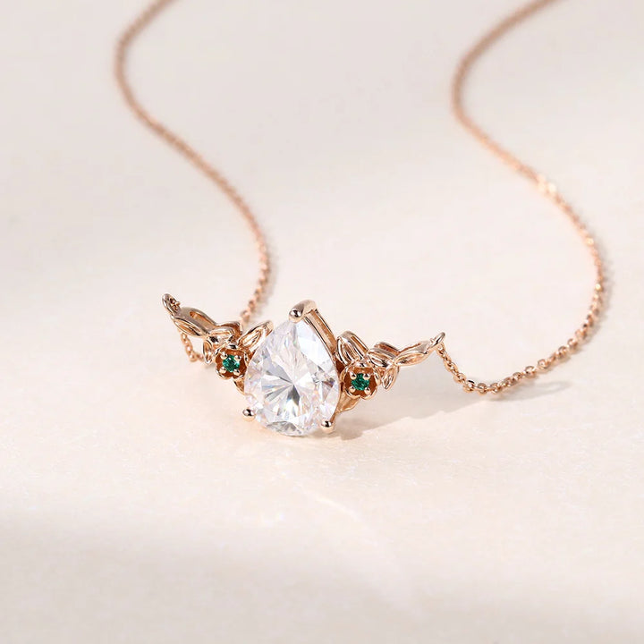 Pear Cut Lab Grown Diamond Vintage Style Necklace Designs