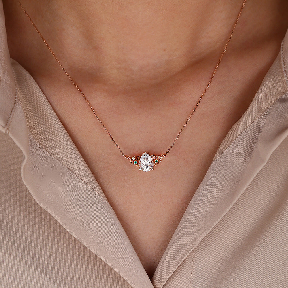 Pear Cut Lab Grown Diamond Vintage Style Necklace Designs