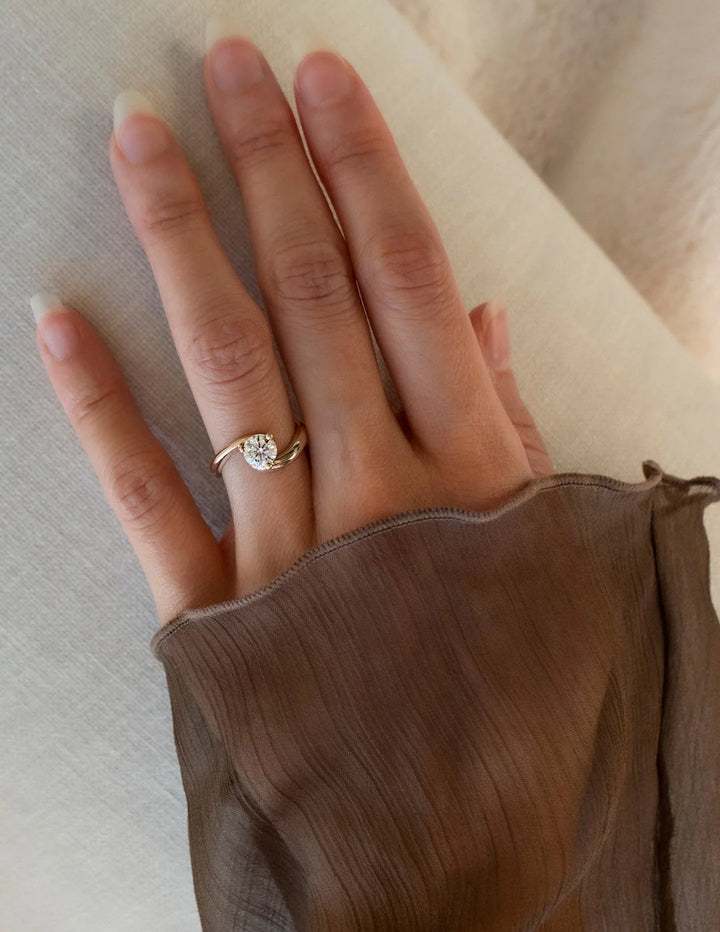 0.50CT-1.50CT Round E/VS CVD Diamond By Pass Engagement Dream Ring With Matching Band