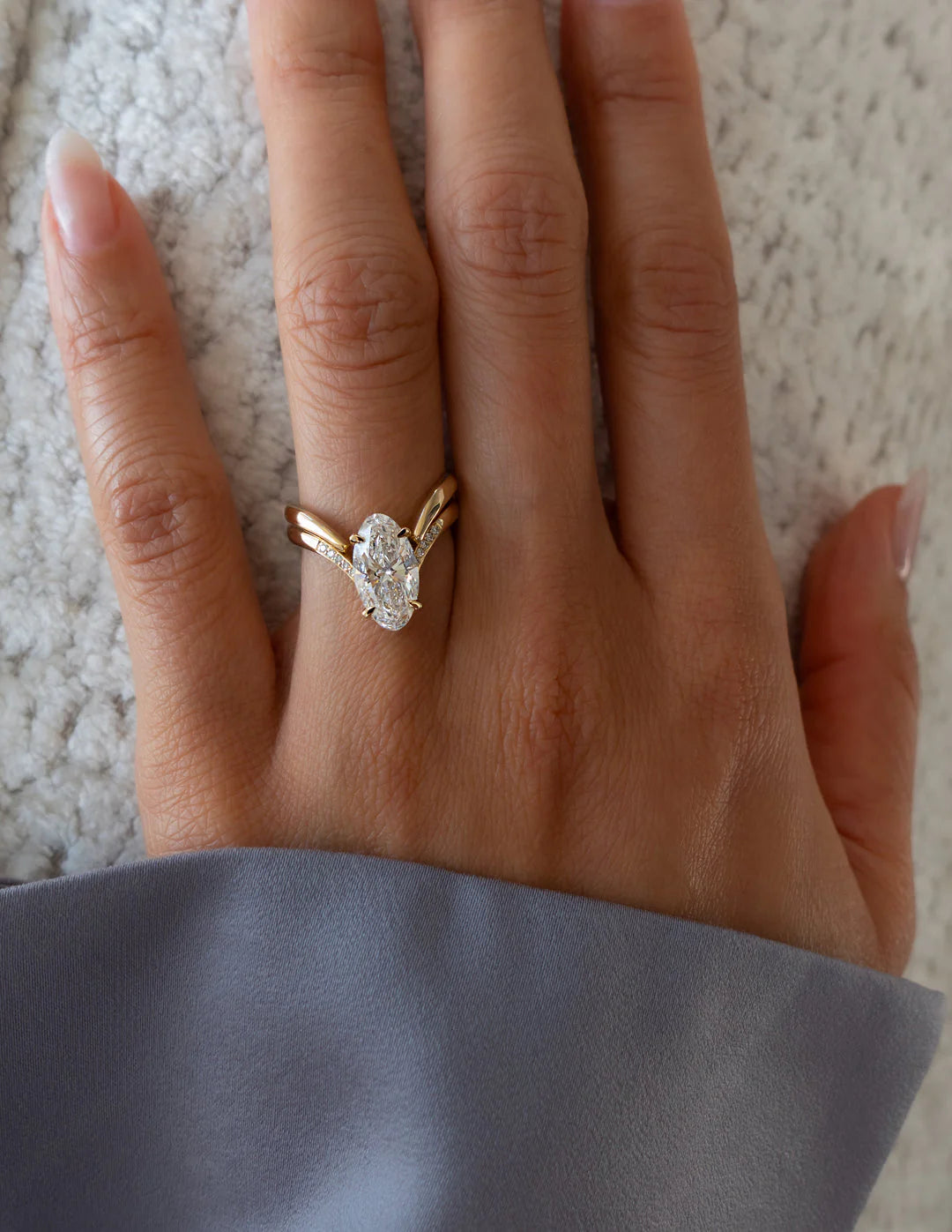 2.0CT-3.0CT Oval E/VS CVD Diamond Unique Engagement Couple Ring Design With Matching Band