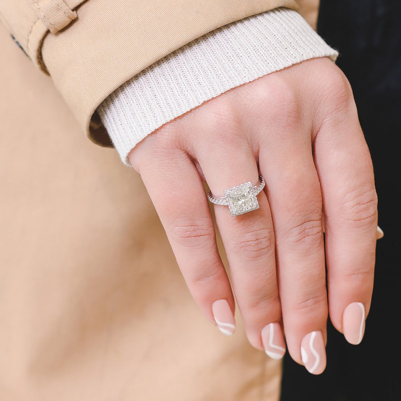 2-03-ct-princess-halo-f-vs1-diamond-engagement-ring