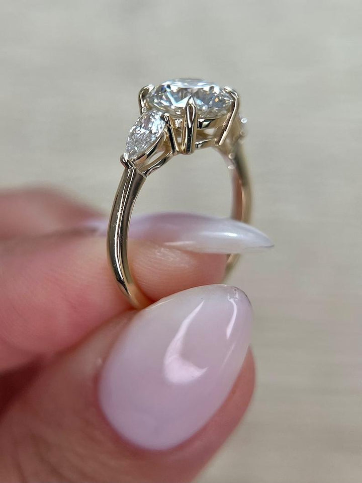 2-50-ct-round-three-stones-cvd-f-vs1-diamond-engagement-ring