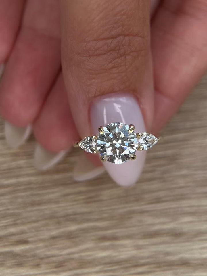 round-three-stones-cvd-f-vs1-diamond-engagement-ring