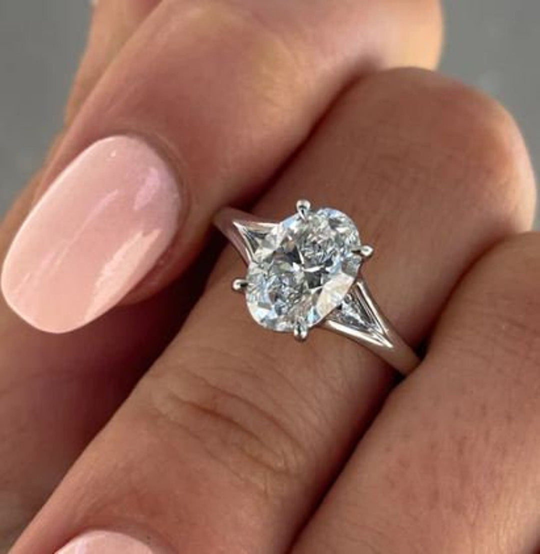 2.0CT Oval Cut Lab Grown Diamond Split Shank Engagement Ring For Women