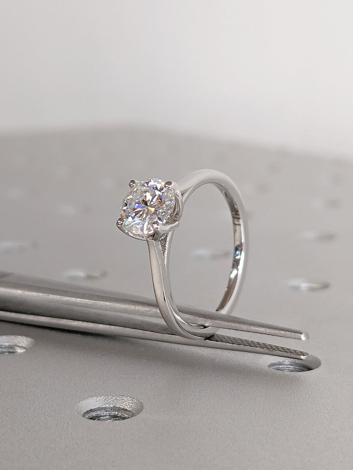 1.0CT Round Cut Solitaire Diamond Lab Grown Engagement Ring For Women