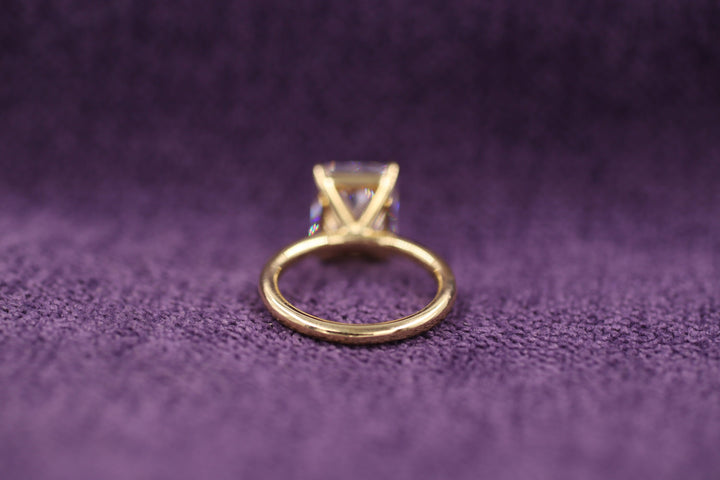 2.50CT Radiant Cut Solitaire Lab Grown Diamond Engagement Ring For Her