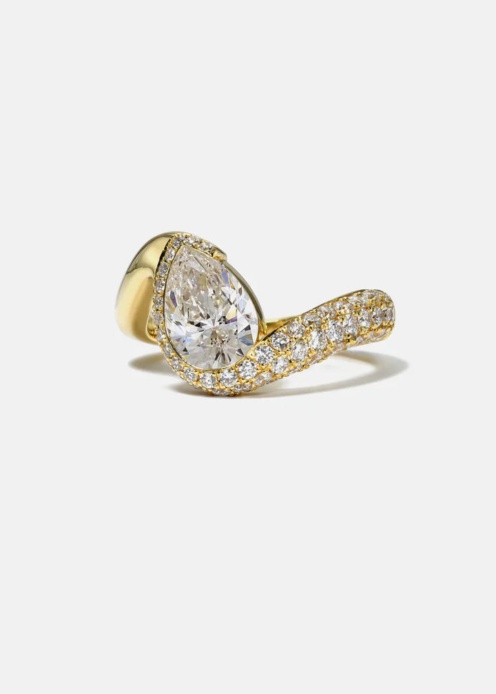 1.50CT Pear E/VS Lab Grown Diamond Curved Pave Unique Diamond Rings Engagement With Matching Band