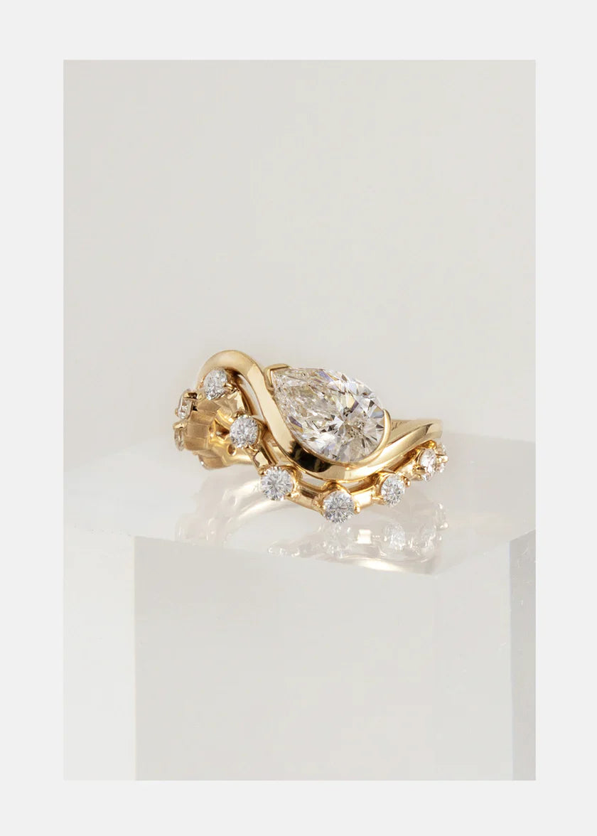 Pear Diamond Curved Band Ring Set