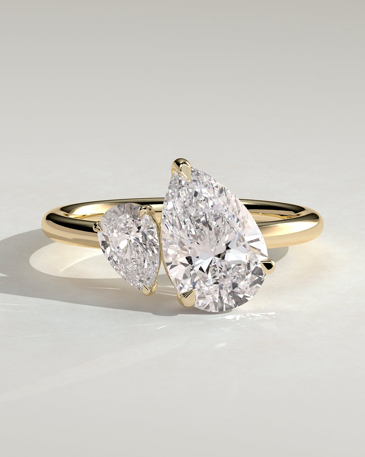 pear toi et moi engagement ring