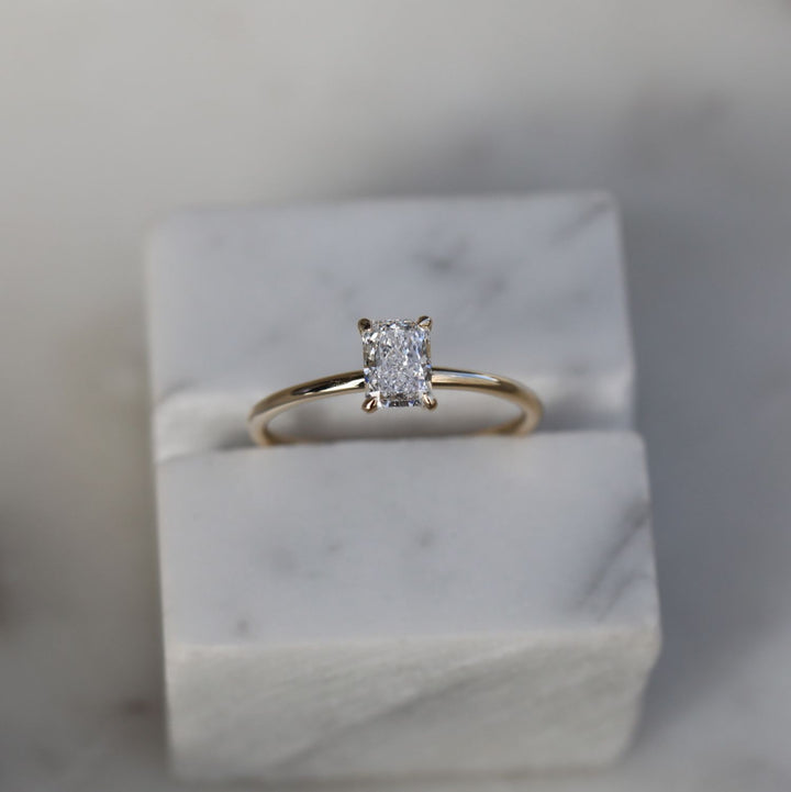 0-71-ct-radiant-solitaire-cvd-e-vs1-diamond-engagement-ring