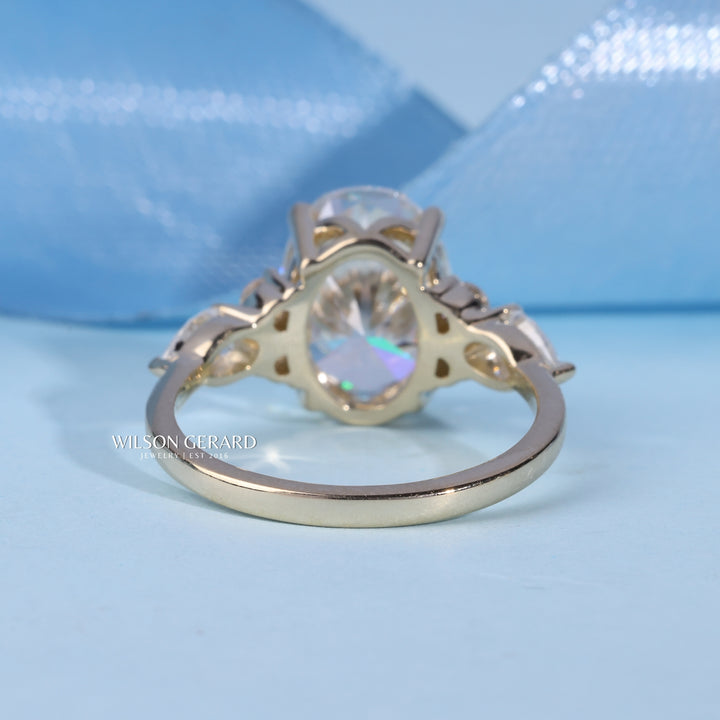 2.0CT Oval E/VS1 Lab Grown Diamond Cluster Engagement Ring
