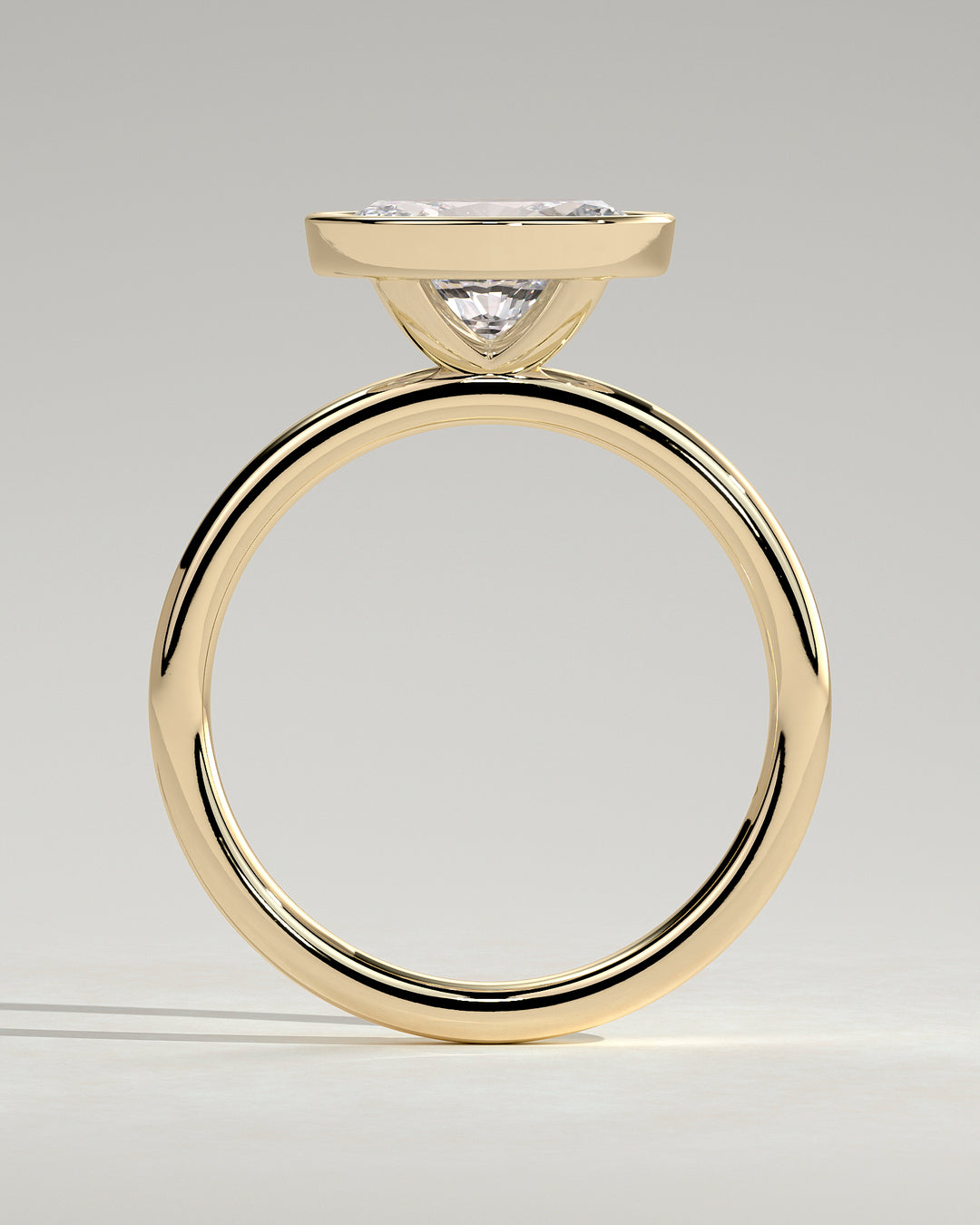 18k yellow gold sideways bezel