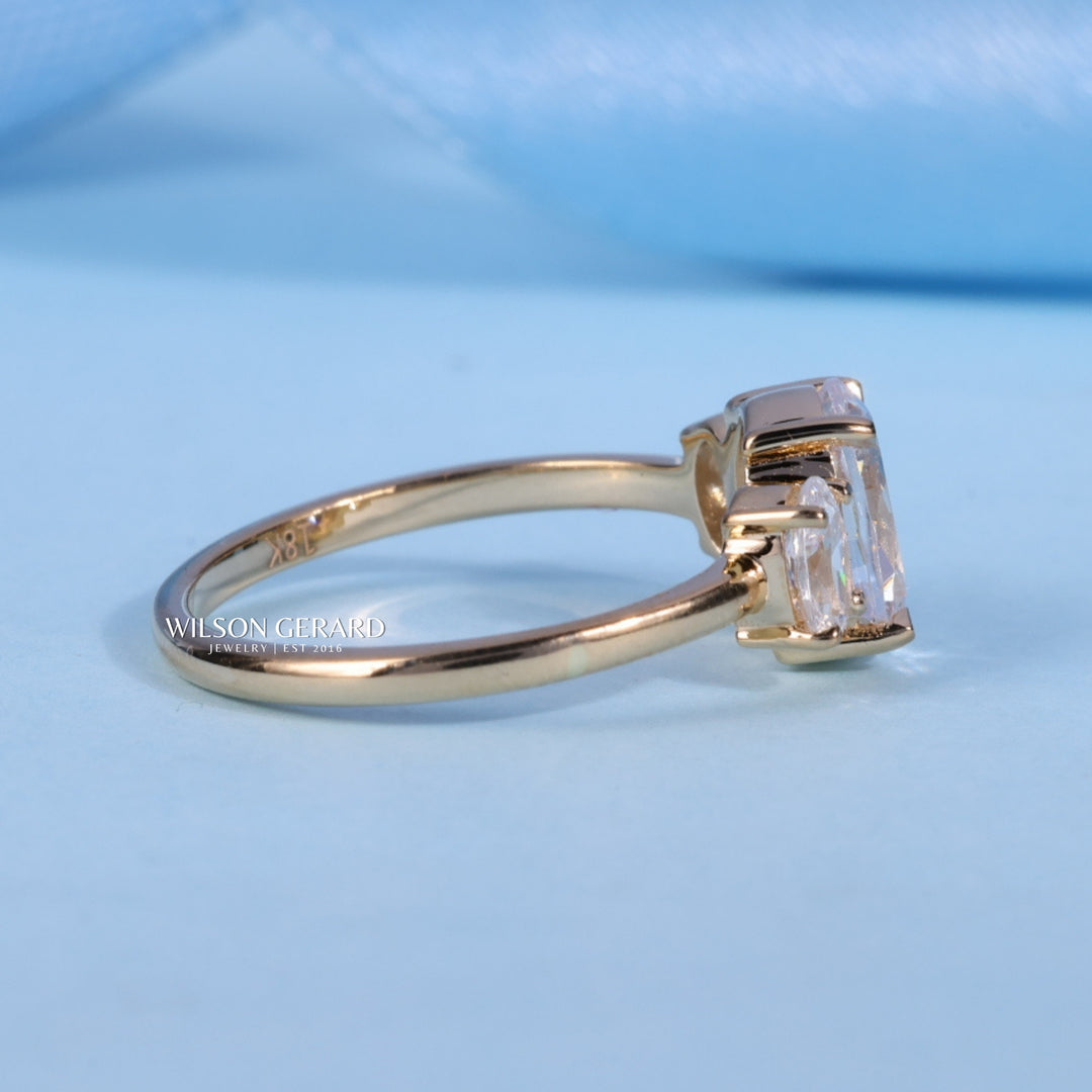 1.0CT Oval E/VS1 Lab Grown Diamond Three Stone Engagement Rings