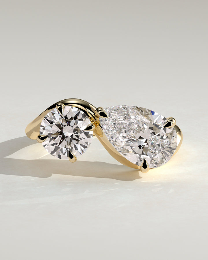 2.5ct Pear And Round Toi et Moi Curved Band Engagement Ring