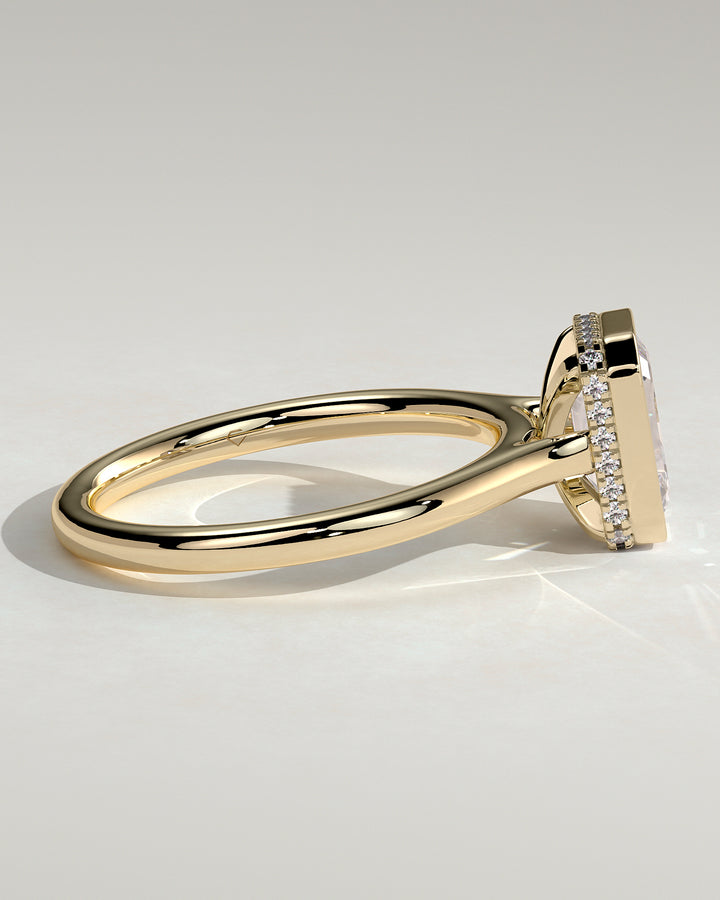 2.5ct emerald cut engagement ring