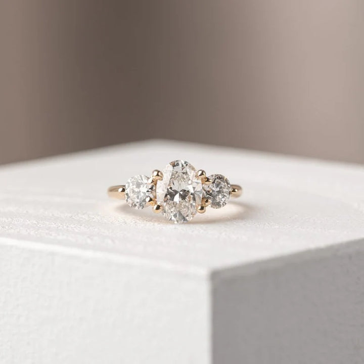 2ct oval diamond ring
