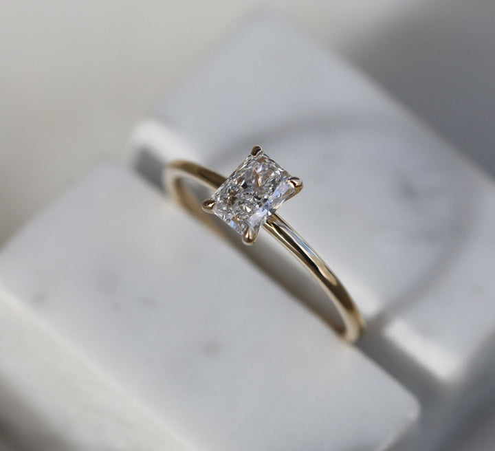0-71-ct-radiant-solitaire-cvd-e-vs1-diamond-engagement-ring