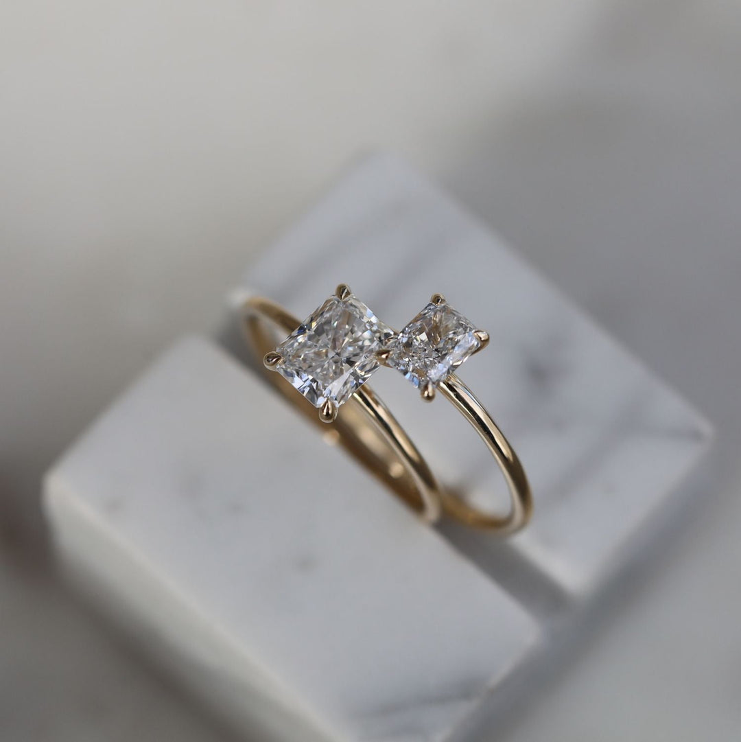 radiant-solitaire-cvd-e-vs1-diamond-engagement-ring