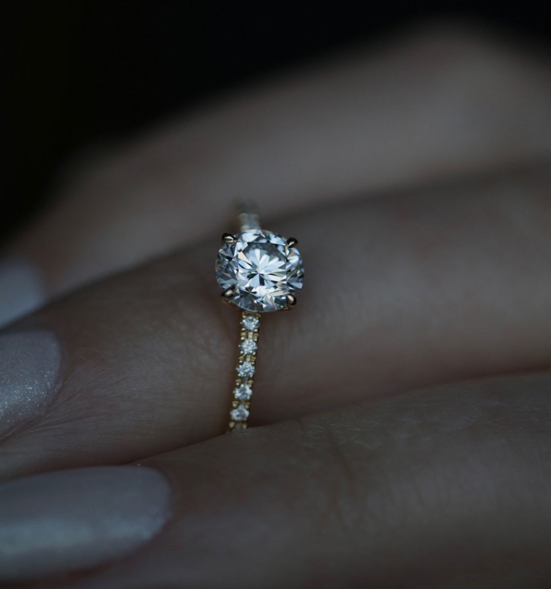 0-85-ct-round-solitaire-cvd-e-vs1-diamond-engagement-ring-3