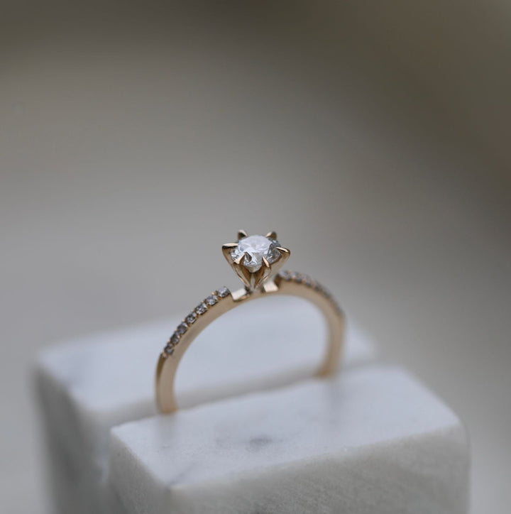 0-50-ct-round-solitaire-cvd-e-vs1-diamond-engagement-ring