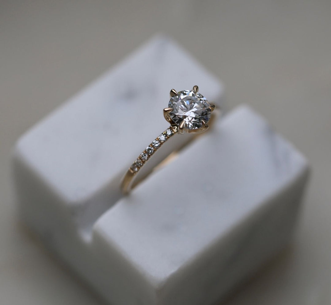 1-0-ct-round-solitaire-cvd-e-vs1-diamond-engagement-ring-3