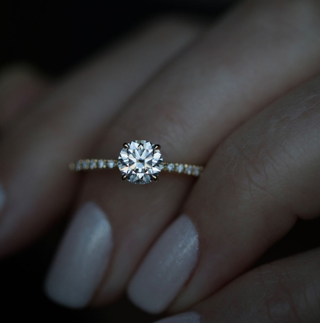 round-solitaire-cvd-e-vs1-diamond-engagement-ring-2