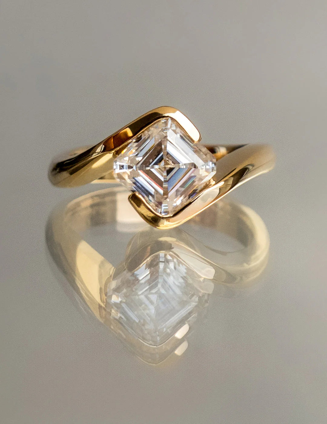 1.0CT-2.0CT Asscher E/VS CVD Diamond Tension Style Unique Engagement Ring With Matching Classic Curved Band