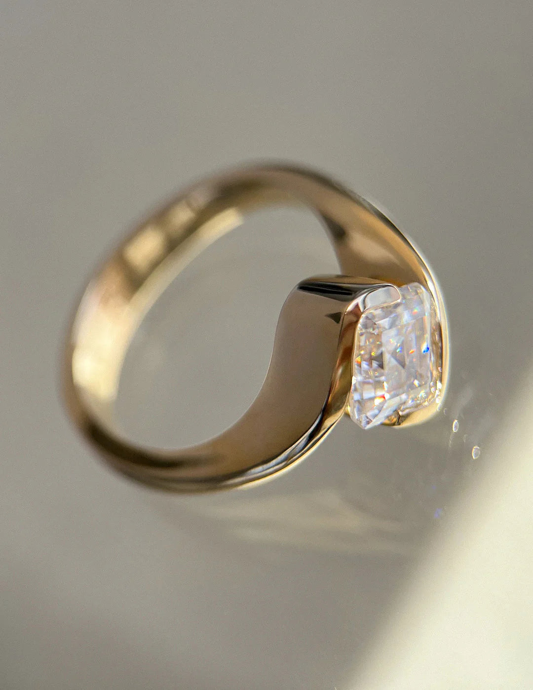 1.0CT-2.0CT Asscher E/VS CVD Diamond Tension Style Unique Engagement Ring With Matching Classic Curved Band