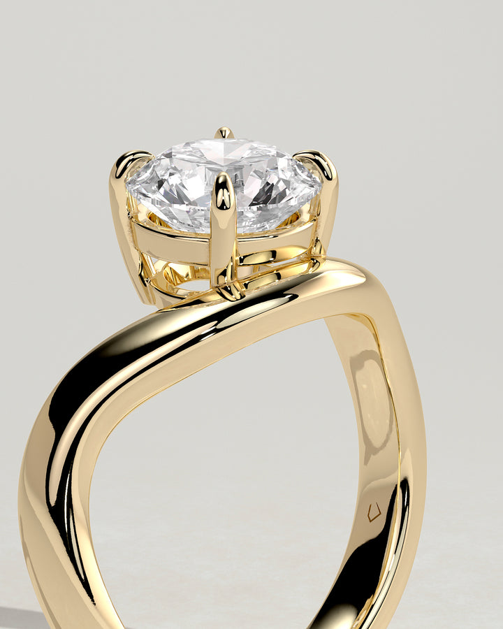 Curved band solitaire ring