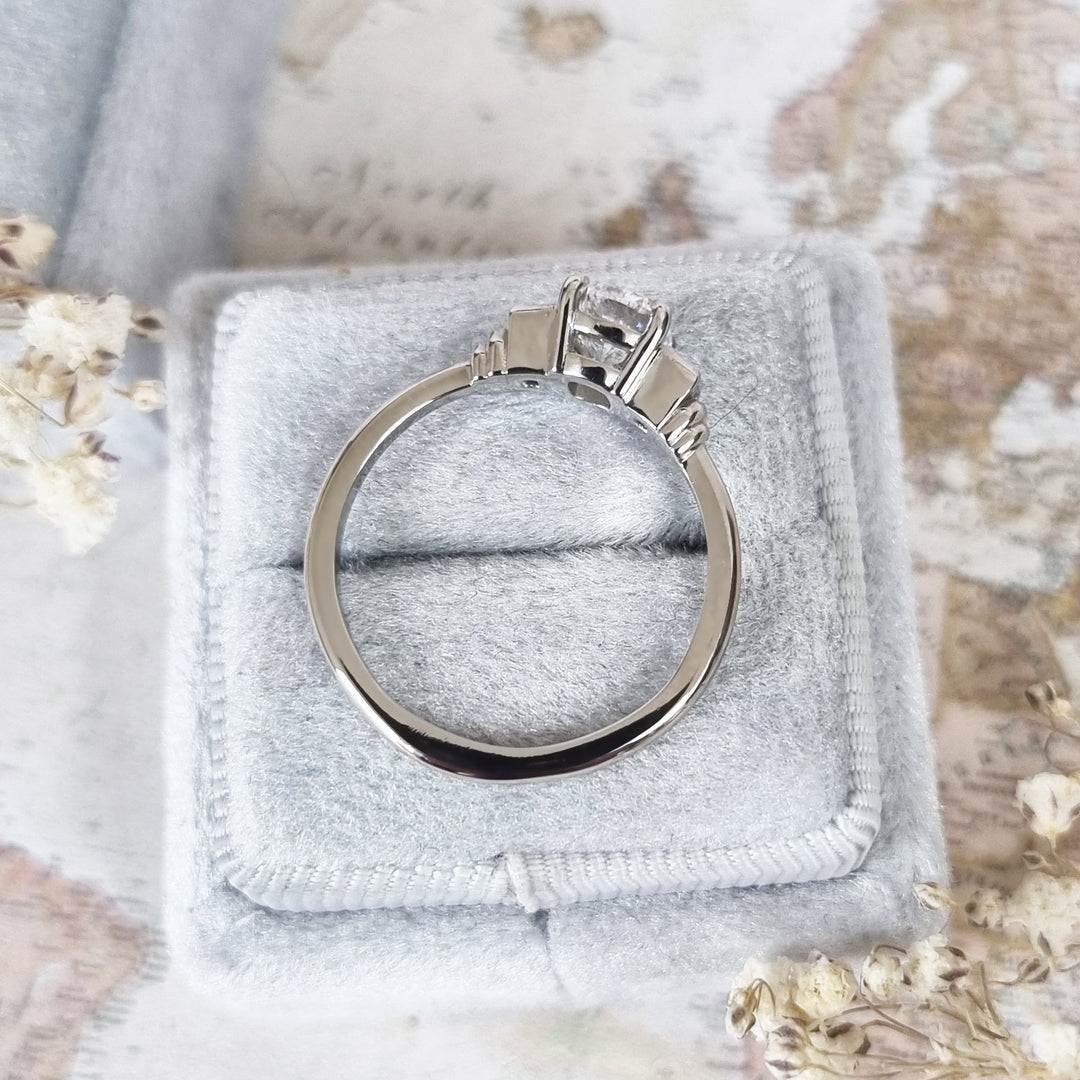 1-0-ct-cushion-cut-three-stone-e-vs1-lab-grown-diamond-engagement-ring