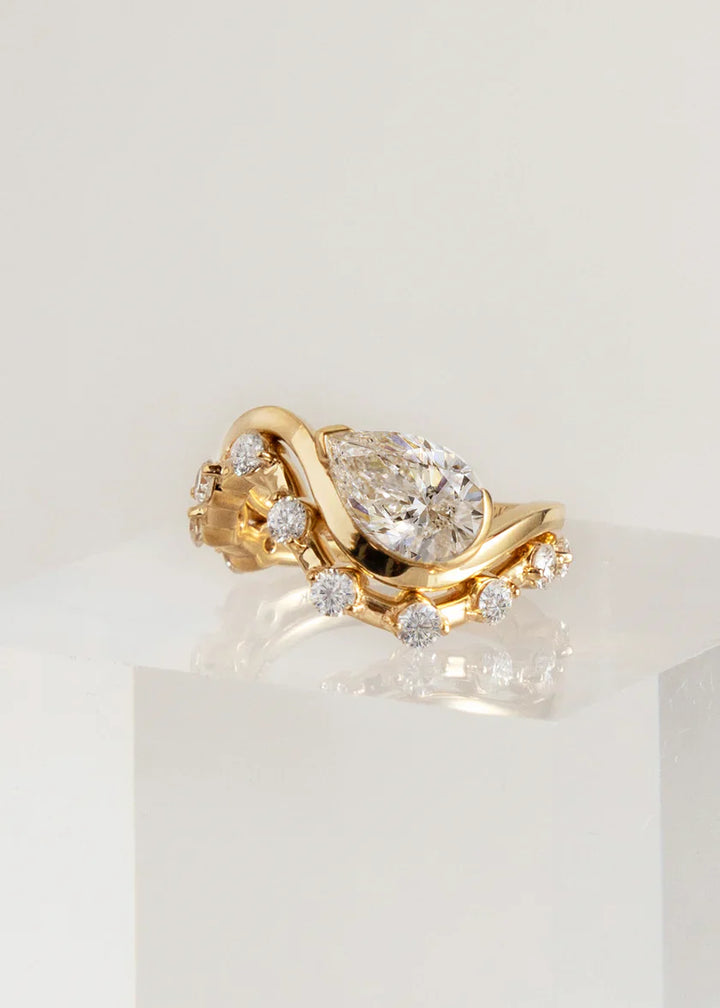1.0CT Pear E/VS CVD Diamond Curved Band Engagement Ring With Wedding Band