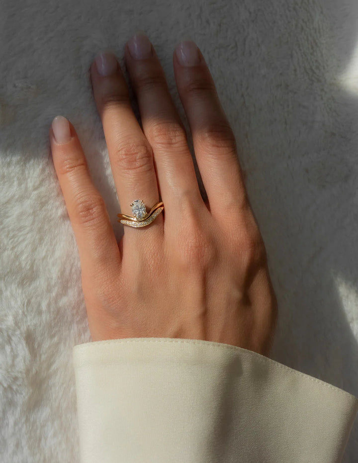 Matching wedding band set