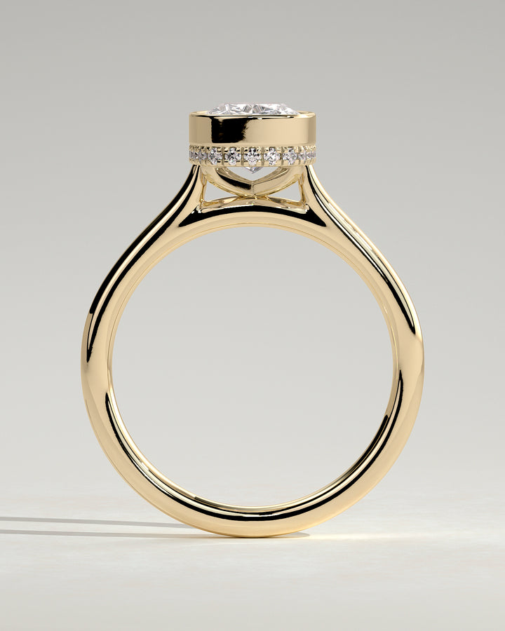 Elegant elongated solitaire