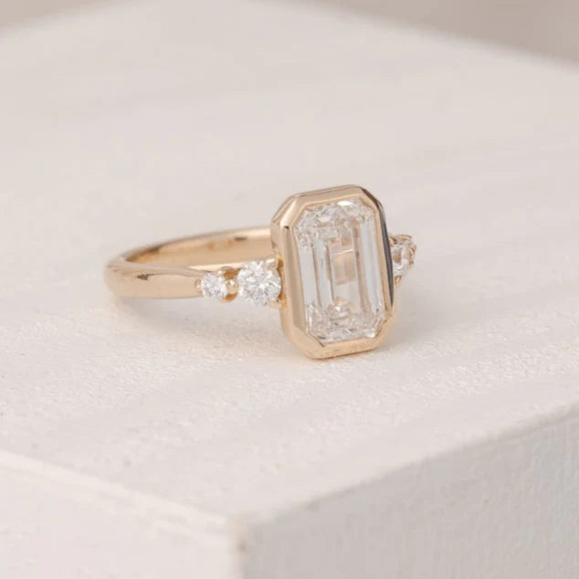 IGI Certified Emerald Diamond Ring