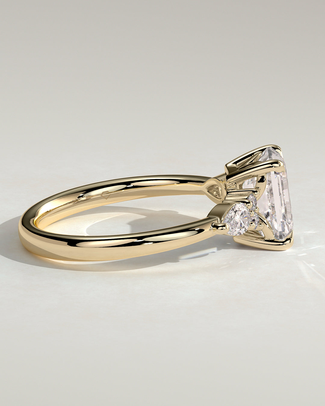 Emerald Shoulder Diamond Ring