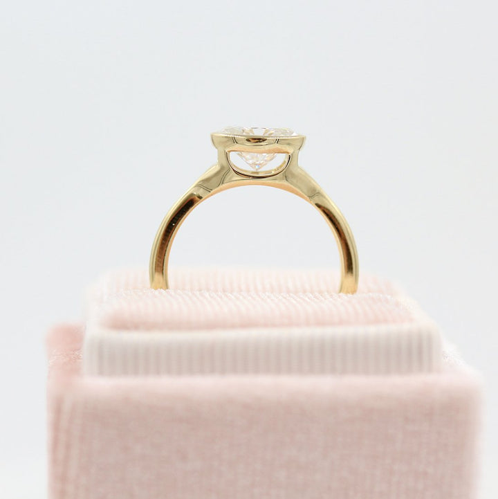 F VS1 Oval Lab Diamond Ring