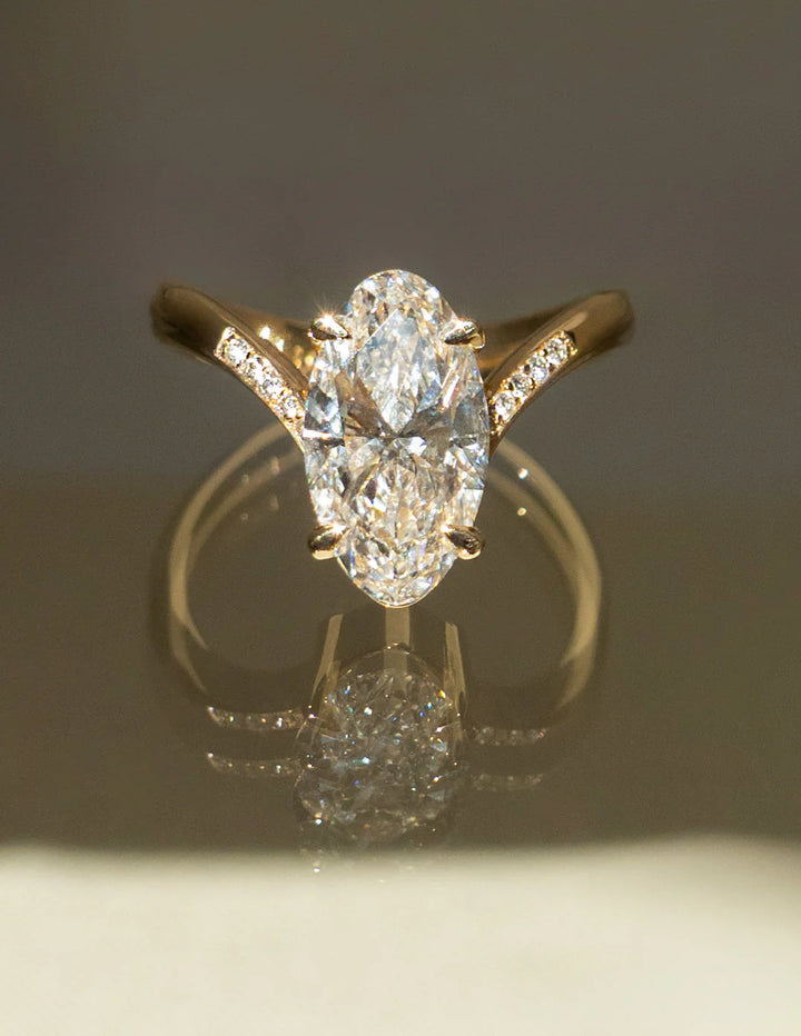 2.0CT-3.0CT Oval E/VS CVD Diamond Unique Engagement Couple Ring Design With Matching Band