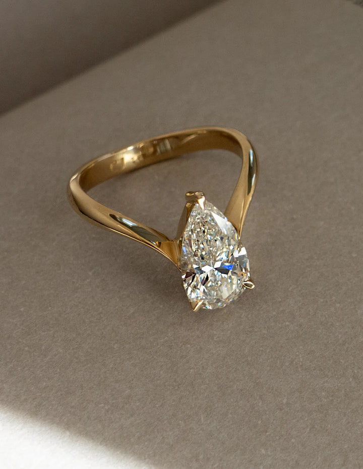 1.0CT-2.0CT Pear E/VS CVD Diamond Unique Engagement Rings Couple With Matching Classic Curved Band