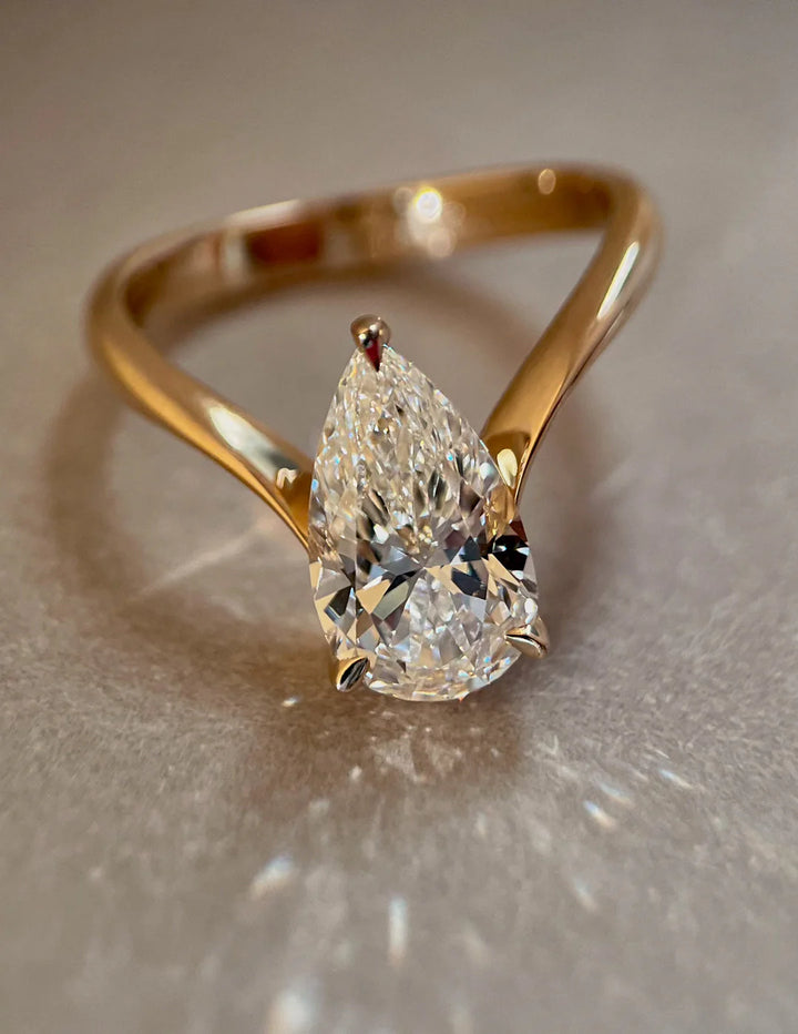1.0CT-2.0CT Pear E/VS CVD Diamond Unique Engagement Rings Couple With Matching Classic Curved Band